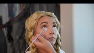 'How to Create a Creepy Broken Doll Look for Halloween'