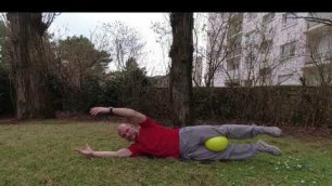 'Gym senior - Cours de gym douce avec un ballon - 2'