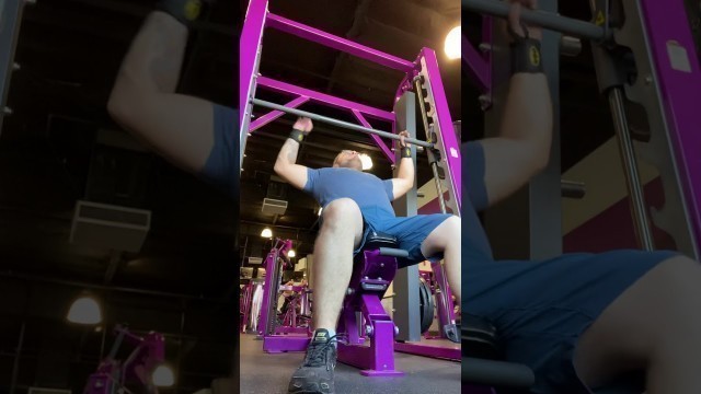 'Heavy shoulder press on the smith @ Planet Fitness'