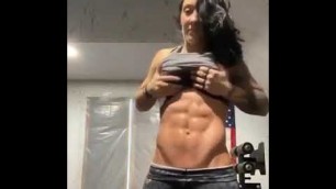 'Fitness babe flex her hot abs 
