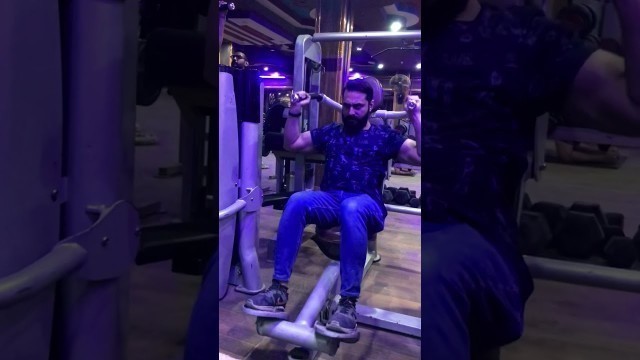 'How to do Shoulder Press Machine #shorts'
