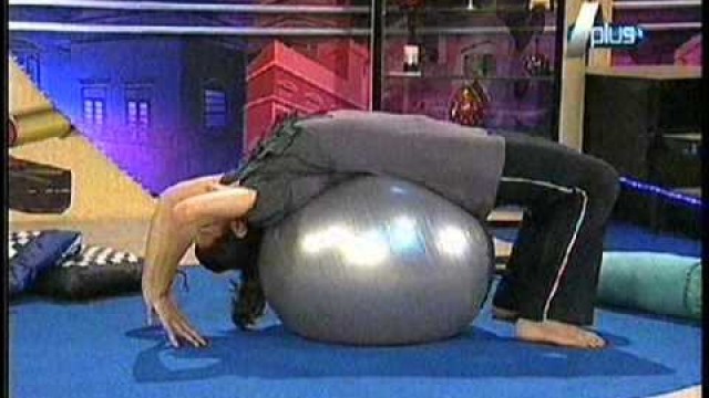 'Sadaf Fitness babe Bridge Pose WOW A-Plus TV Channel'