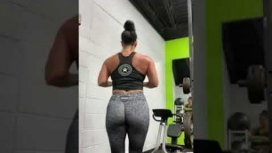 'Fitness Babe Tricep Workout'