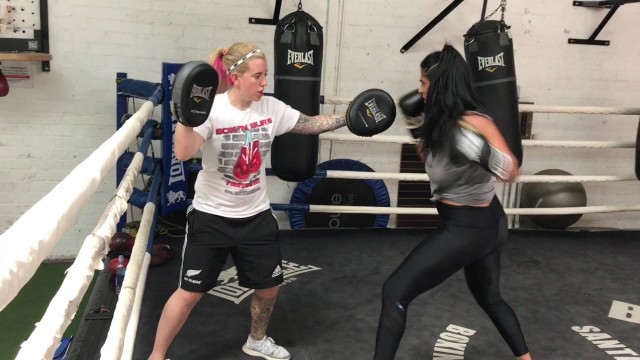 'LA\'s Number 1 Female Boxing Fitness Trainer, Mittwork'