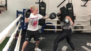 'LA\'s Number 1 Female Boxing Fitness Trainer, Mittwork'