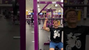 'Planet Fitness Gym | Shoulder Press'