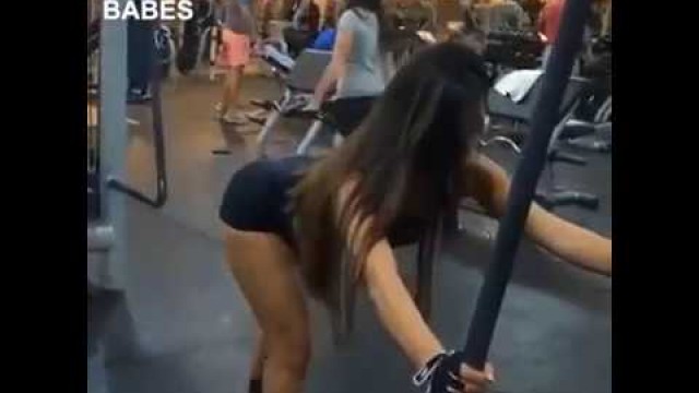 'Fitness babes - training for buttocks'