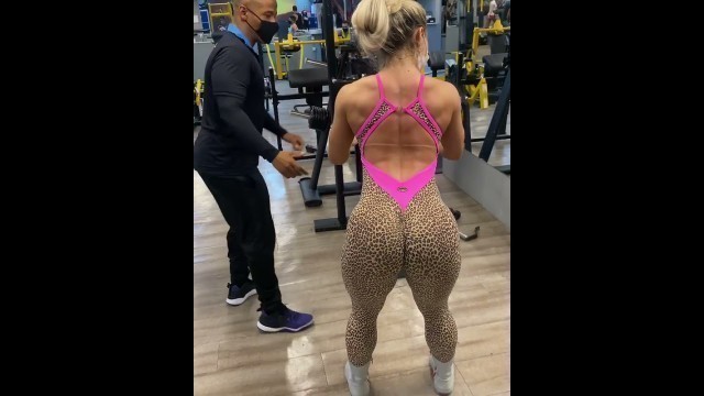 'VIVI WINKLER - Back and Shoulders Workout with Fitness Trainer Pt 1 #shorts #gymlifeofficial'
