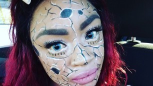 'Happy Halloween: Cracked Doll Makeup Tutorial!'