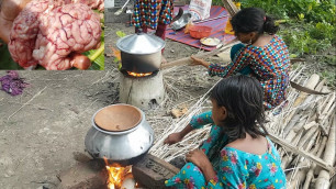 'Cow Brain Cooking By Children / Village Kids Picnic / Tasty & Delicious Food Serve With Rice'