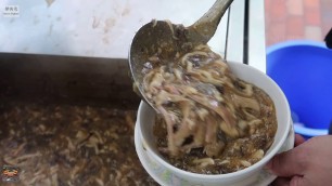 'Snake soup 蛇羹  Chinese Street Food -  SNAKE SOUP Guangdong China 秋風起 三蛇肥 蛇羹 南乳薄脆 檸檬葉'