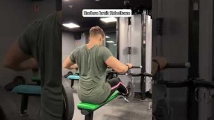 '3 Übungen für einen breiten Rücken! #backday #workout #fittips #fitness #bodybuilding'
