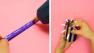 '8 DIY MAKEUP ORGANIZER CRAFT IDEAS'