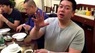 'Eating snake in China. It\'s not that bad after all !!'