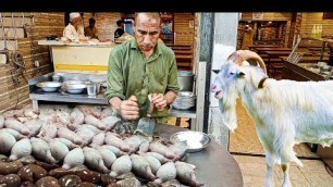 'Pakistan\'s Weirdest Street Food: Katakat Goat Testicles, Kidney and Brain'