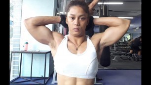 'Young Muscle Girl Workout Felsan Pelinta'