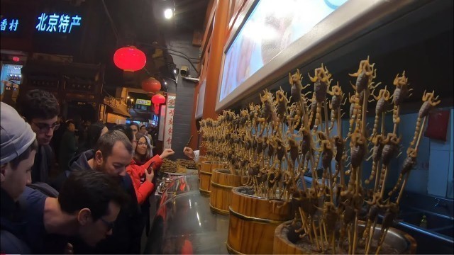 '北京王府并小吃街 walking @ Beijing Wangfujing night food street (2019) # 1/2'