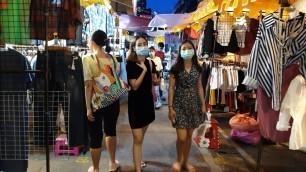 'Bangkok Night Market Cheap Shopping And Food Street Bangrak'