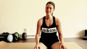'Home-Workout: Rücken stärken mit 5 einfachen Rückenübungen für Zuhause gegen Rückenschmerzen'