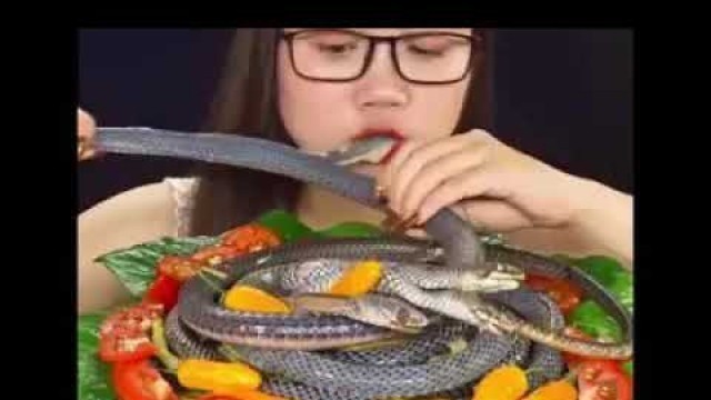 'Chinese Mukbang ASMR Spicy snake/ exotic food/ Chewy eating sound'
