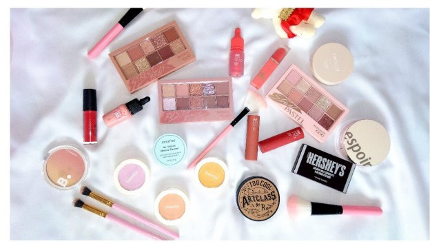 'My Favorite Korean Cosmetics + Swatches ♡'
