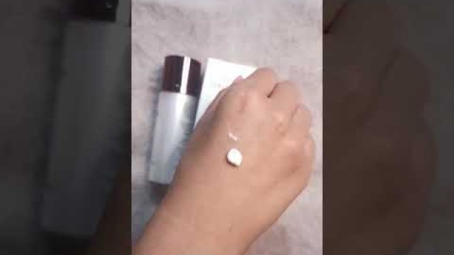 'Colorbar spotlight illuminating lotion #reviewshorts #shorts #youtubeshorts | Fem style'