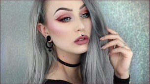 'Futuristic Art Liner 100% Vegan Makeup ft. Neve Cosmetics | Evelina Forsell'