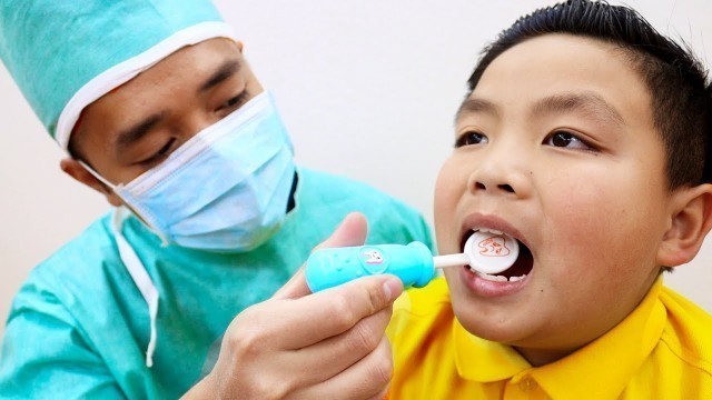 'Going To The Dentist Song | Alex Pretend Play Sing-Along to Nursery Rhymes Kids Songs'