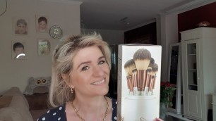 'Luvia Cosmetics Vegan Bruhes'