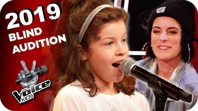 'Louis Armstrong - What A Wonderful World (Teodora) | Blind Auditions | The Voice Kids 2019'