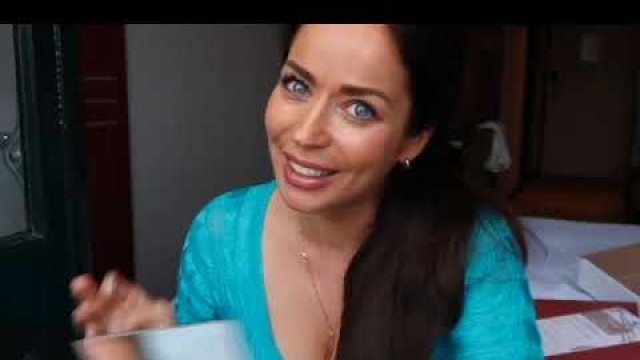 'Amsterdam: where to eat? Where to stay? Vlog with tips. Unboxing vegan cosmetics and more.'