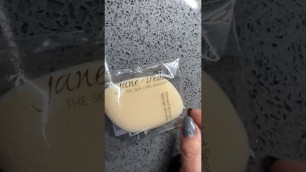 'Jane Iredale Flocked Sponge'