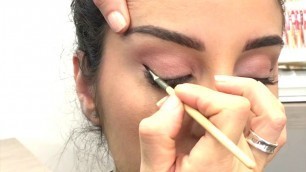 'Applying Eyeliner with the Jane Iredale Angle brush'