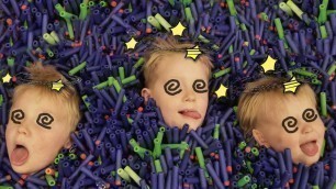 'Nerf WAR 2 - MaMa\'s REVENGE (Parent\'s vs Kids + 6000 nerf bullets)'