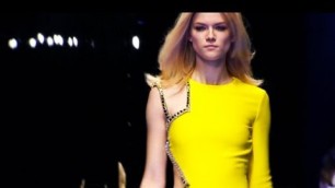 'fashiontv | FTV.com - MILAN WOMAN F/W 10-11 - VERSACE   FULL SHOW'