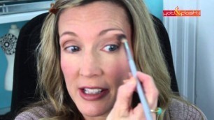 'Make Blue Eyes Pop ~ Hooded Eyeshadow Tutorial'