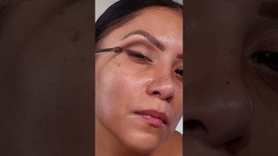 '#colourpop #eyeshadow #ytshorts #makeuptutorial #newmakeup #drugstore #affordable #neutralmakeup'