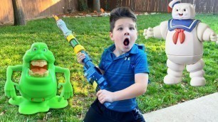 'GHOSTBUSTERS! Caleb & Mommy Pretend Play with GHOSTBUSTER Toys for KIDS! Slimer, Marshmallow Slime!'