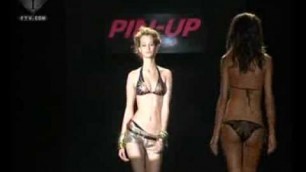 'fashiontv | FTV.com - PIN UP STARS FULL SHOW MILAN FW P/E 2007'