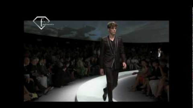 'fashiontv | FTV.com - Versace Milan FW men s/s 2009'