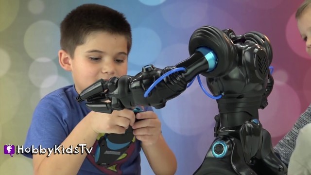 'Walking ROBOT! Robos Apien Remote Control Robot! HobbyKidsTV'