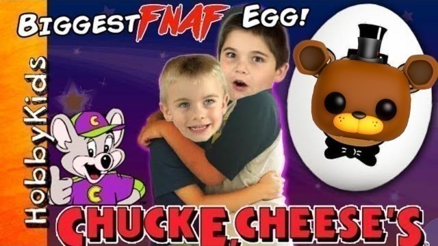 'GIANT Nights at Freddy\'s EGG TOY SURPRISE at Chuck E Cheese'