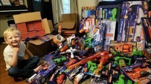 'Outdoor NERF WAR 20 vs 20!!! Unboxing 60 guns + 4000 rounds of ammo'