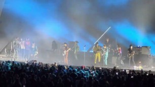 'Yeah Yeah Yeahs cover “Kids In America” (Kim Wilde) with Japanese Breakfast, Oct 2022'