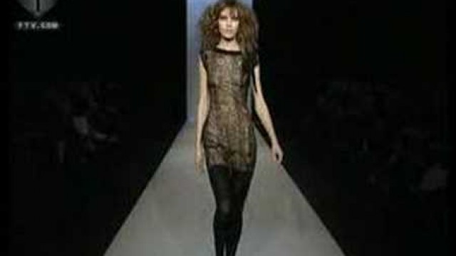 'fashiontv | FTV.com - COLLETTE DINNIGAN FEM AH 2004/2005'