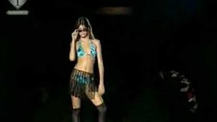 'fashiontv | FTV.com - MOMI INTIMO - BLUMARINE LINGERIE FEM PE 2002'