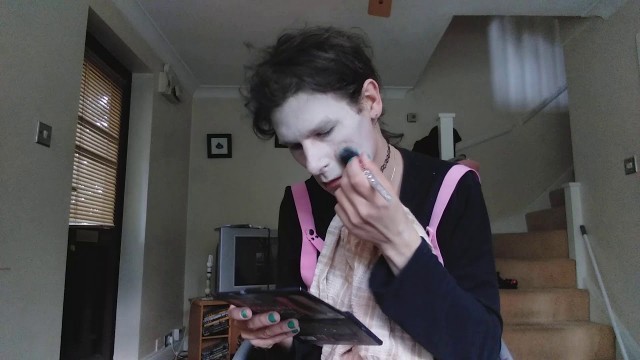 'Creepy doll makeup look 1 of 2'