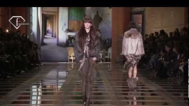 'fashiontv | FTV.com - MILAN WOMAN F/W 10-11 - ROBERTO CAVALLI - FULL SHOW'