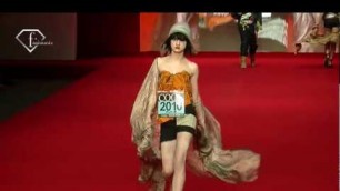 'fashiontv | FTV.com - Vivienne Westwood Anglimania Spring Summer 2010 HONG KONG'