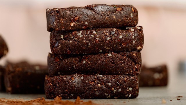 'Chocolate BREAKFAST BARS Recipe | Raw Vegan, Gluten Free & Refined Sugar Free!'